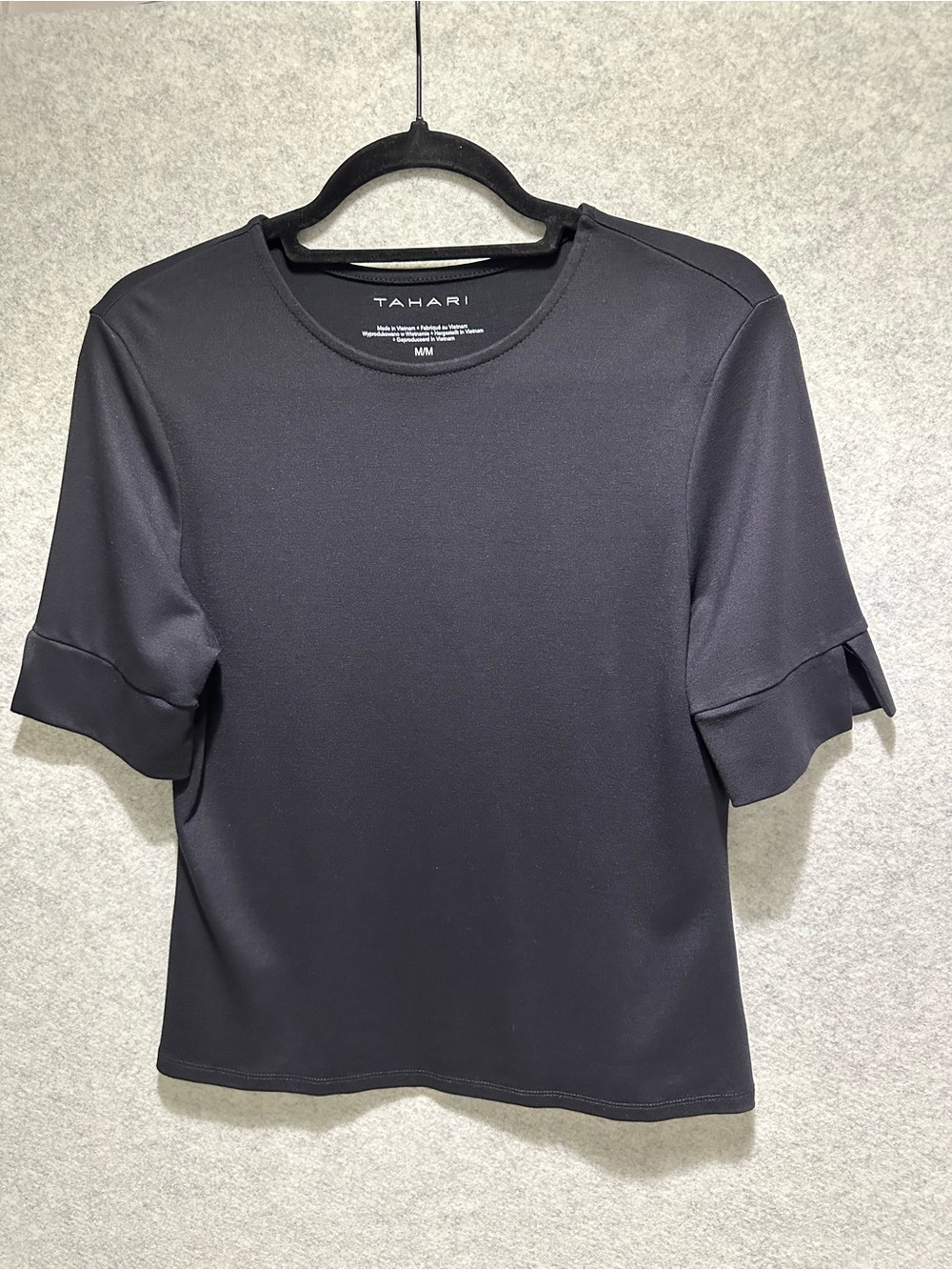 Tahari Black Crewneck Short Sleeve Knit Top